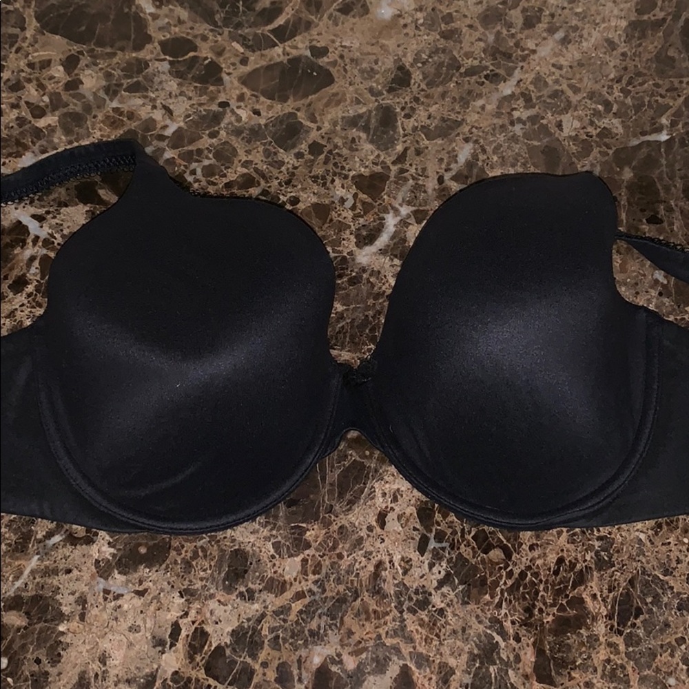Victoria’s Secret Body By Victoria Full Coverage Bra- 34DDD- black
